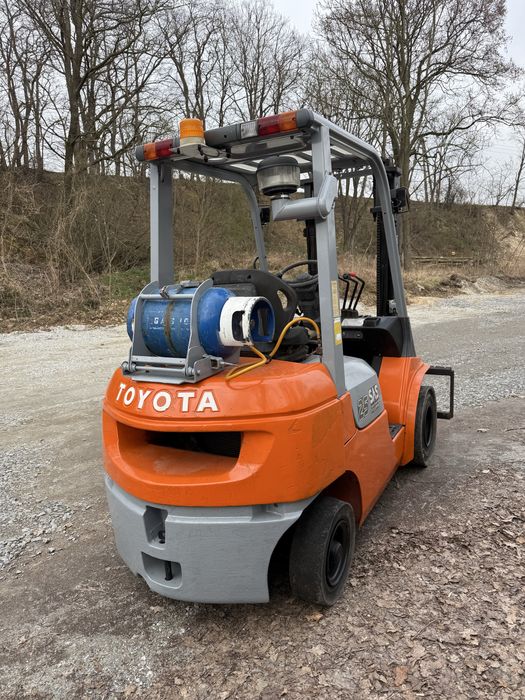 Wózek widłowy Toyota 42 7FGF 25