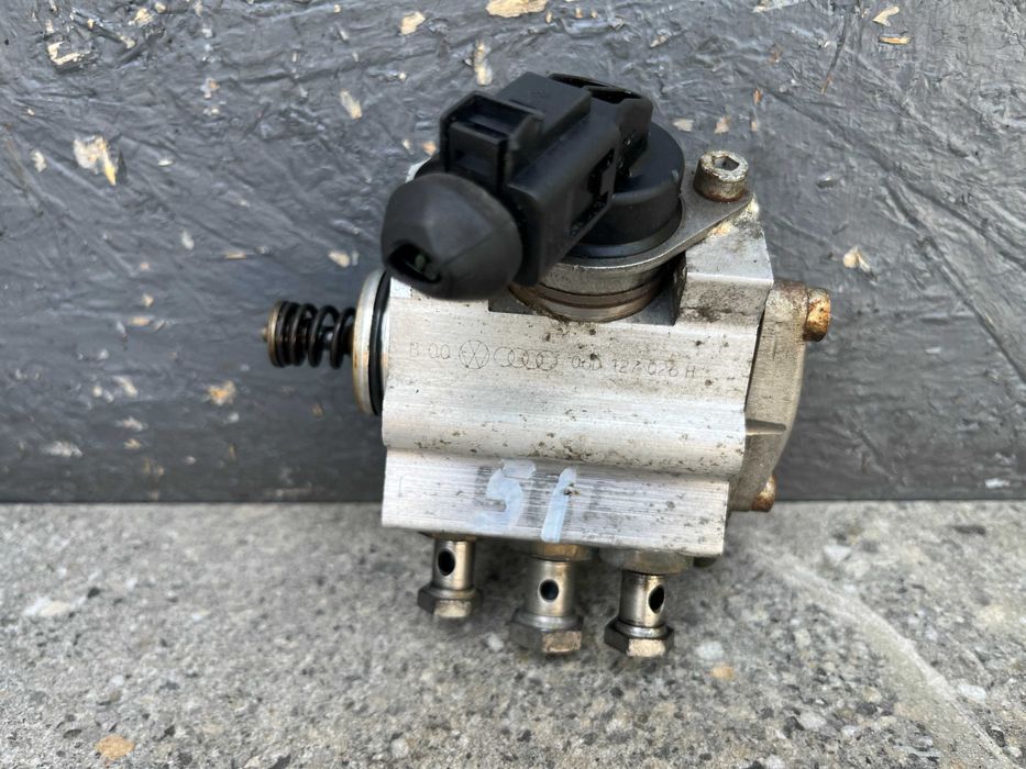 ТНВД паливний насос Audi A4 B6 2.0 FSI