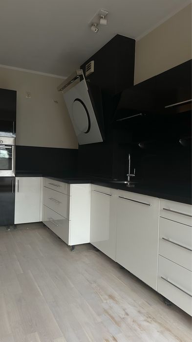 Sprzedam kuchnie - szafki Blum, blat corian, z agd