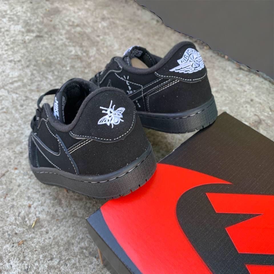 Кросівки чоловічі NIKE Air Jordan 1 Low x Travis Scott Low OG Phantom