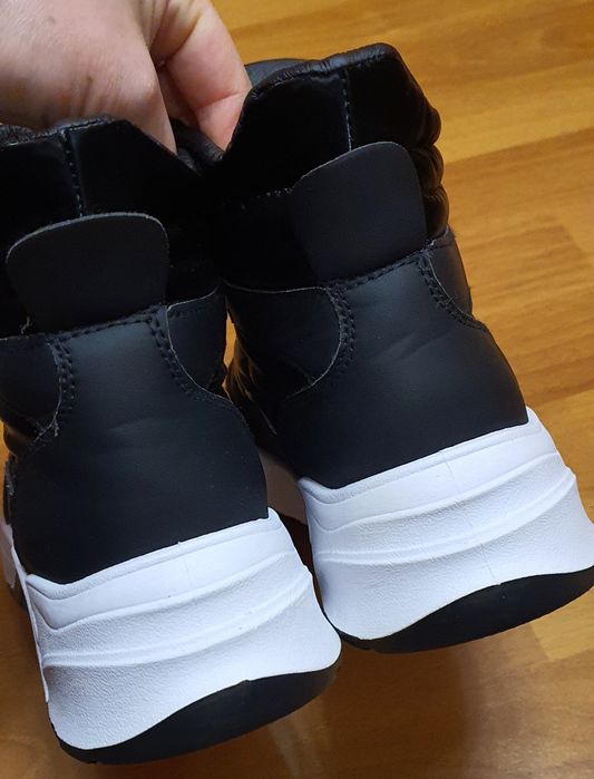 Кроссовки на меху(новые)39р.24, 5см