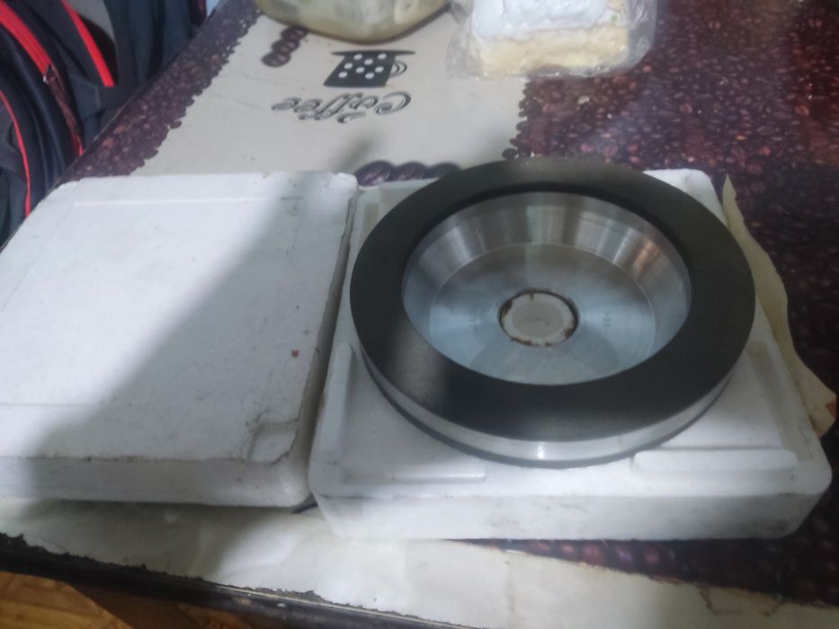 Продам шлифовальные алмазные диски ссср 200/160 зерно новые(ссср)