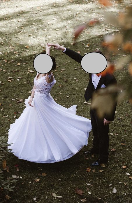 Suknia ślubna Almeria kolekcja 2019 z rękawkiem BIEL