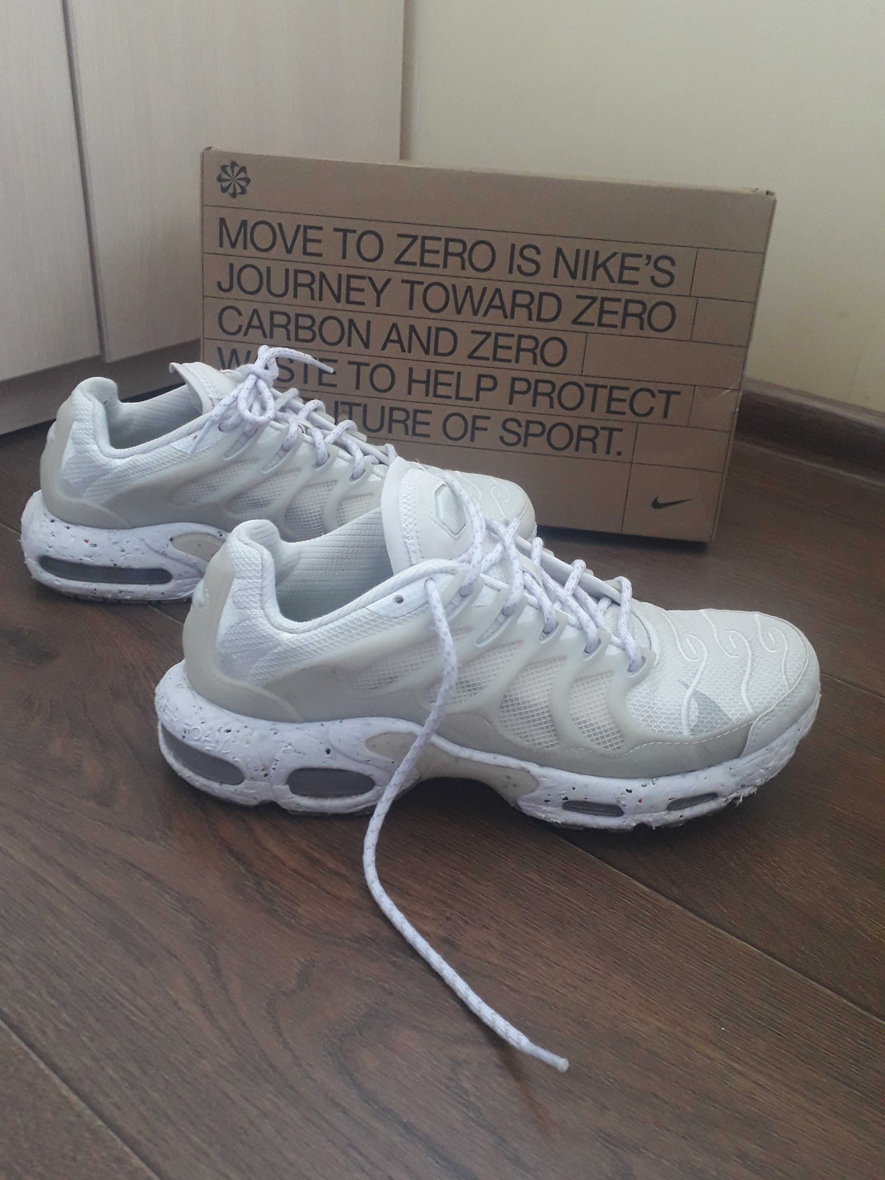 Кросівки Nike р.42 Вживані