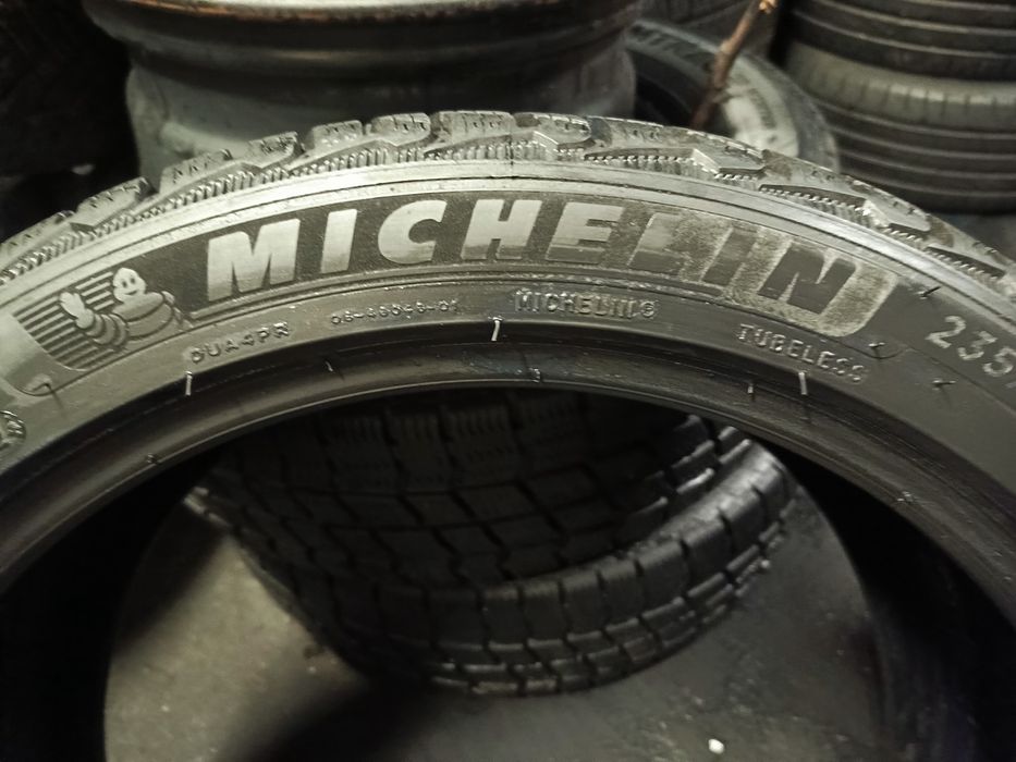 Sprzedam prawie nowe opony Michelin 235/40 r18