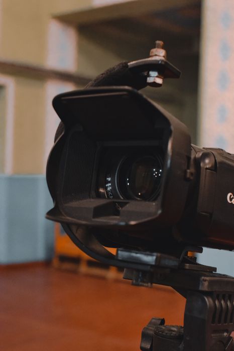 Canon Legria HF G10- відеокамера