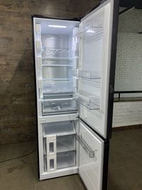 Холодильник Samsung CNA 366EA40XBRN.