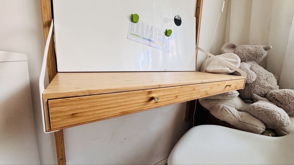 Secretaria + Prateleiras em Bamboo