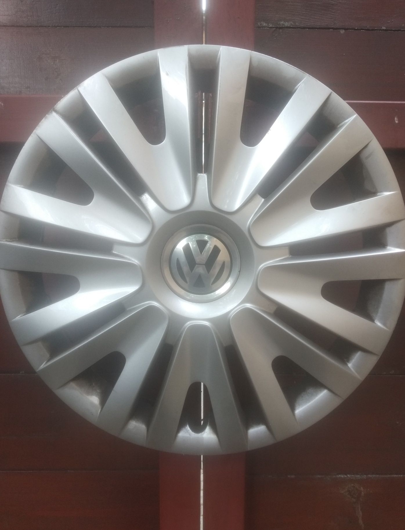 Kołpak VW 5K0.601.147 używany, nie jest nigdzie ułamany.
