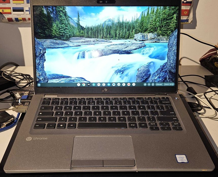 Chromebook Dell Latitude 5400 com 8 GB de memória.