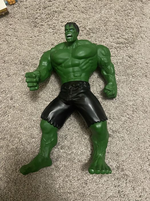 Іграшки тварини комахи звірі зміі динозаври