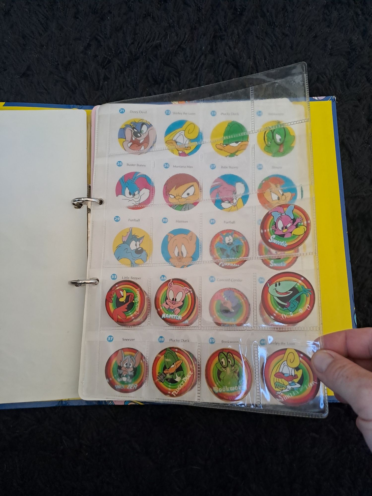 Tazos matutano
Ninetales base set

Portes a cargo do comprador ou entr