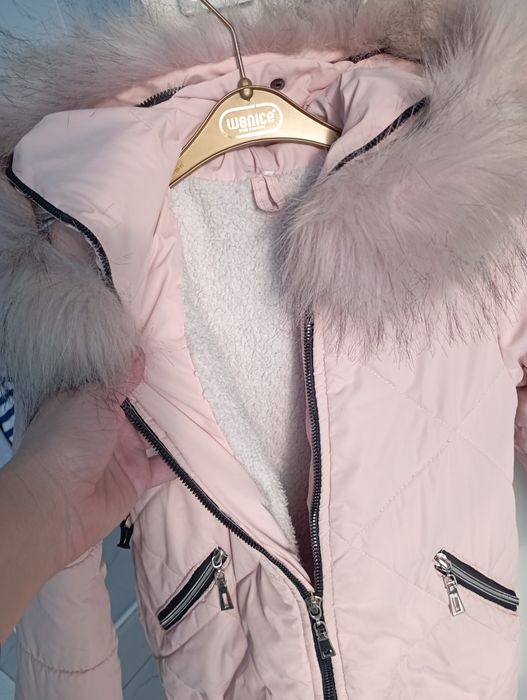 Продам пуховик для дівчинки 4-5 років теплий зимовий зріст 110