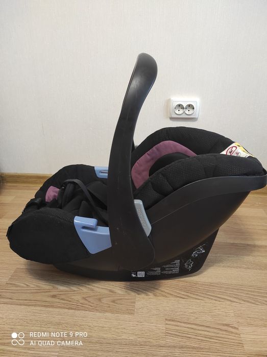 Продам дитяче крісло 0+ RECARO