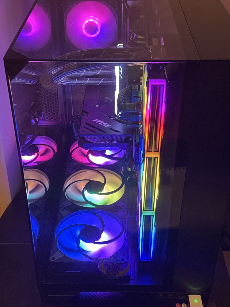 Komputer: Ryzen 7 5700X, 32 GB RAM, RTX 4070.