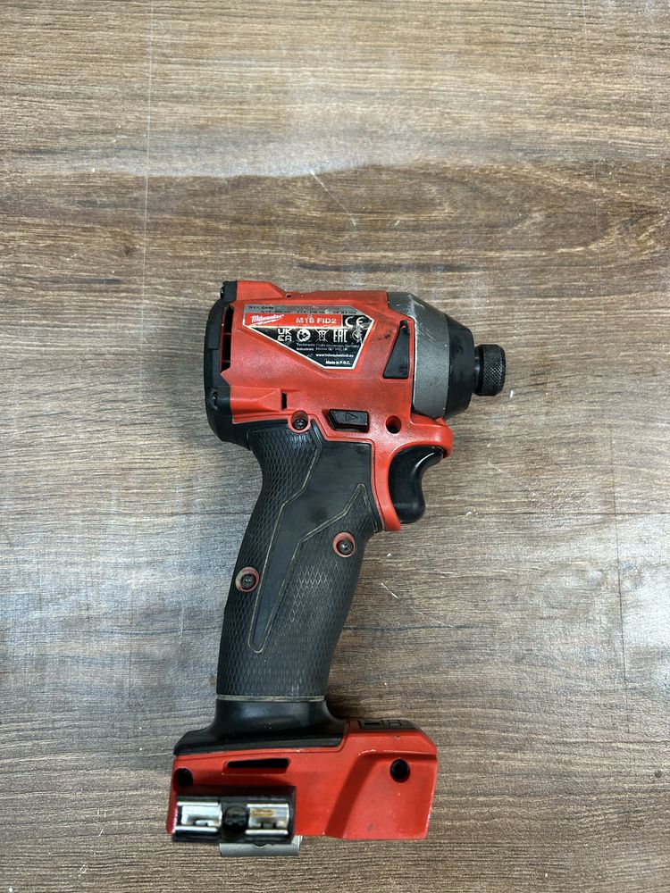 Wkretarka, klucz udarowy Milwaukee M18 FID2
