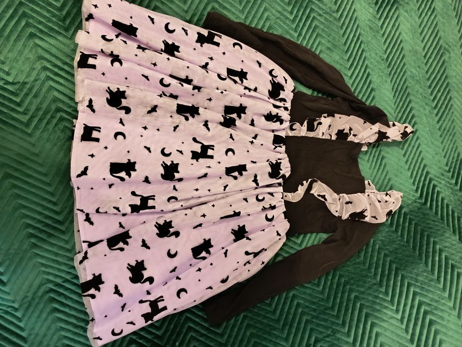 Piękna i nowa sukienka dla dziewczynki