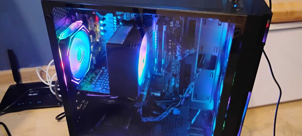 Komputer gamingowy Ryzen 5 5600 + RX 5700 XT + 32GB RAM + SSD 1.5TB