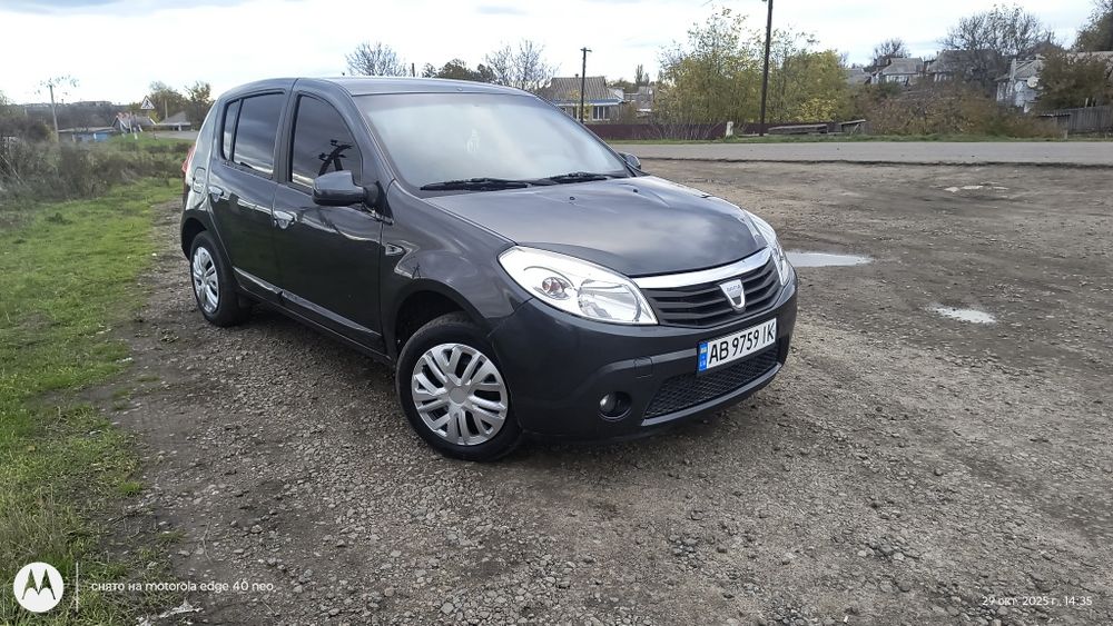Продам Дачу Сандеро 2011г 1.2 бензин.