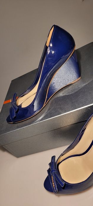 Obuwie damskie PRADA Vernice Royal 38 jak nowe oryginalne