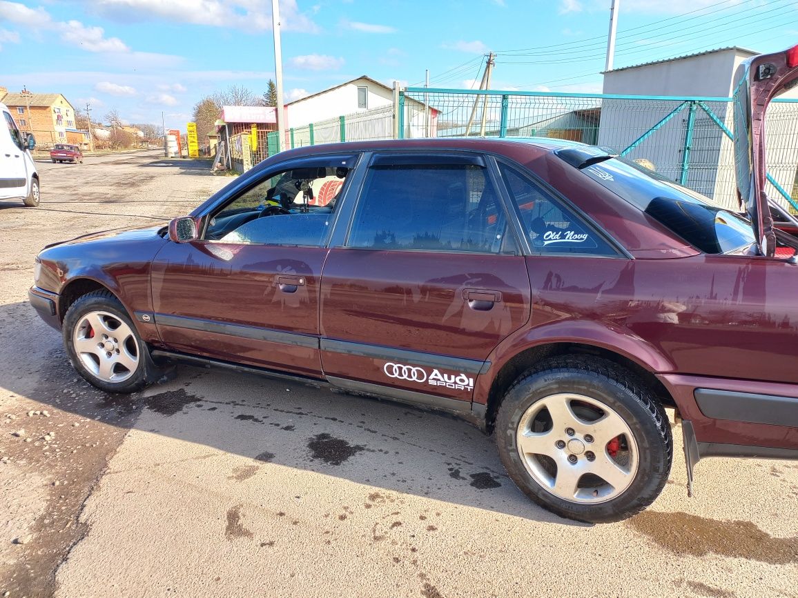 Продам Audi 100 с4