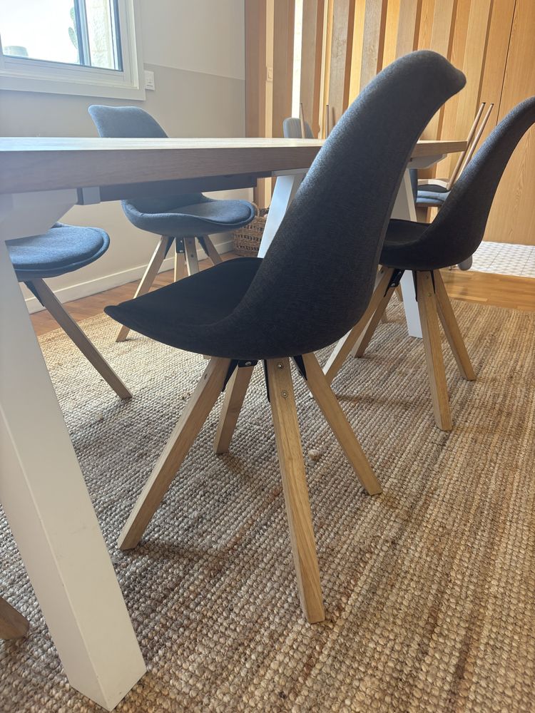 Mesa de Jantar extensivel  + 6 cadeiras