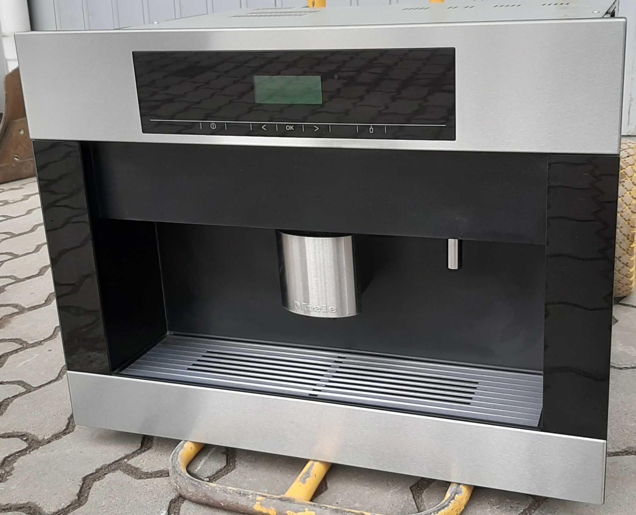 Встраиваемая кофемашина кофеварка Miele CVA 5060 CVA 5065 б/у