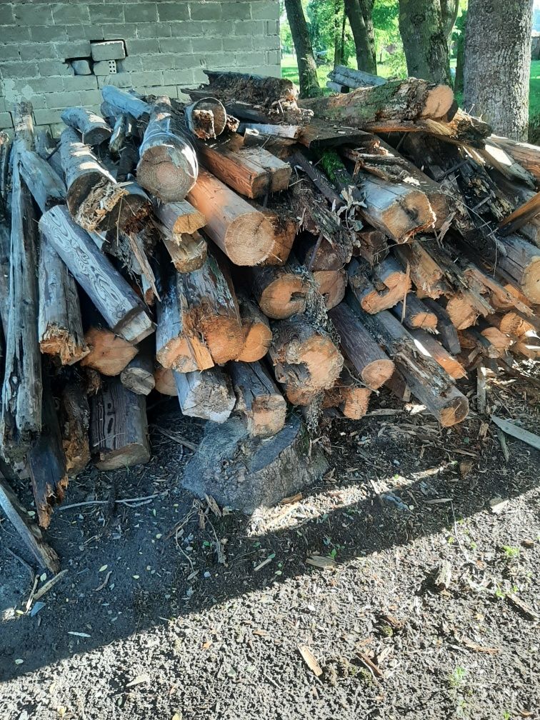 Drewno z rozbiórki stodoły