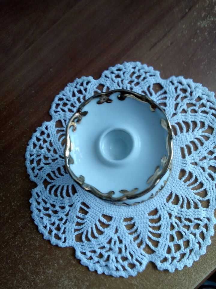 Świecznik biały porcelana motywy kwiatowe złocenia