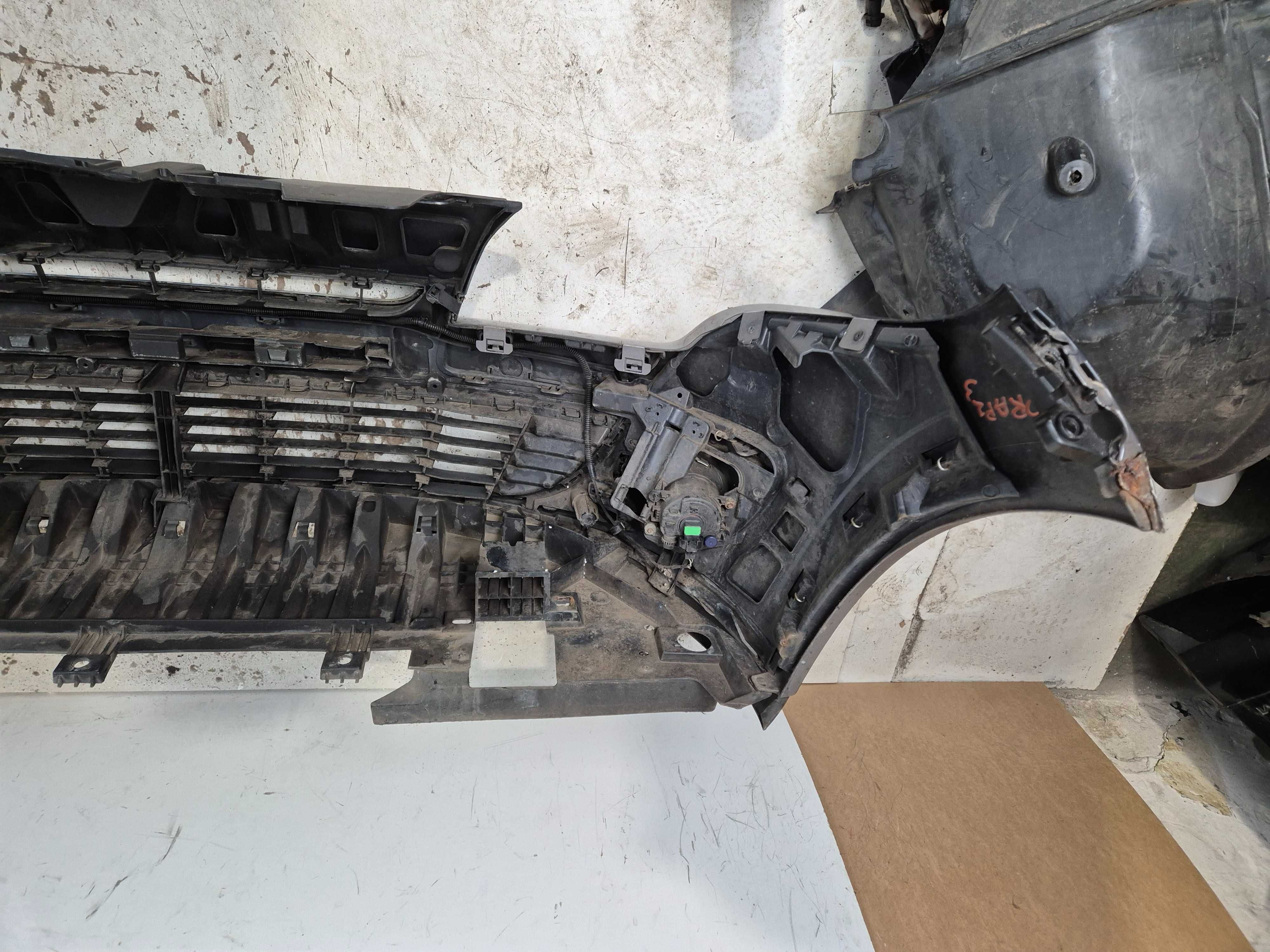 Renault Megane III lift zderzak przedni przód.