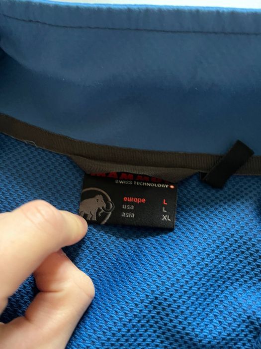 Трекінговий софтшел від Mammut