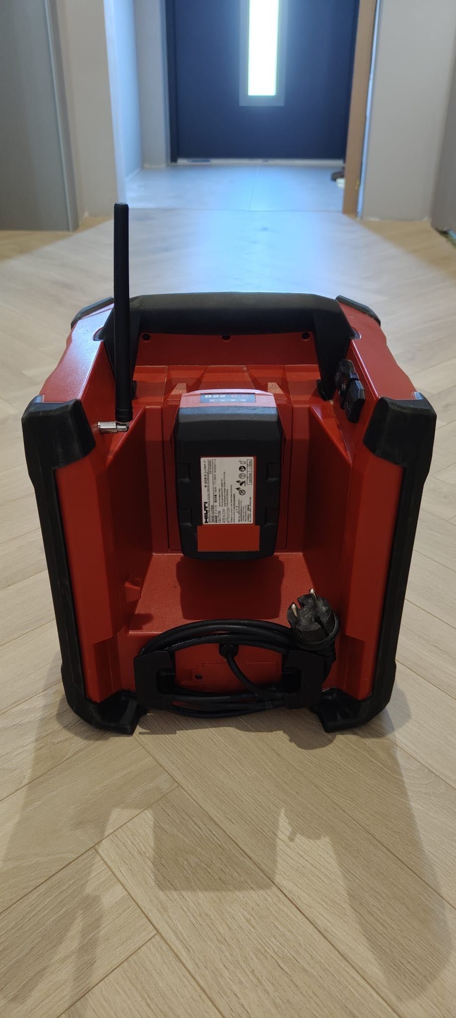 Radio budowlane HILTI RC 4/36 - DAB - NFC BLUETOOTH Z BATERIĄ  CPC 8.0