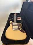 Sire Larry Carlton J3 / ( Jazzmaster a’la Squier / Fender) + HARD CASE