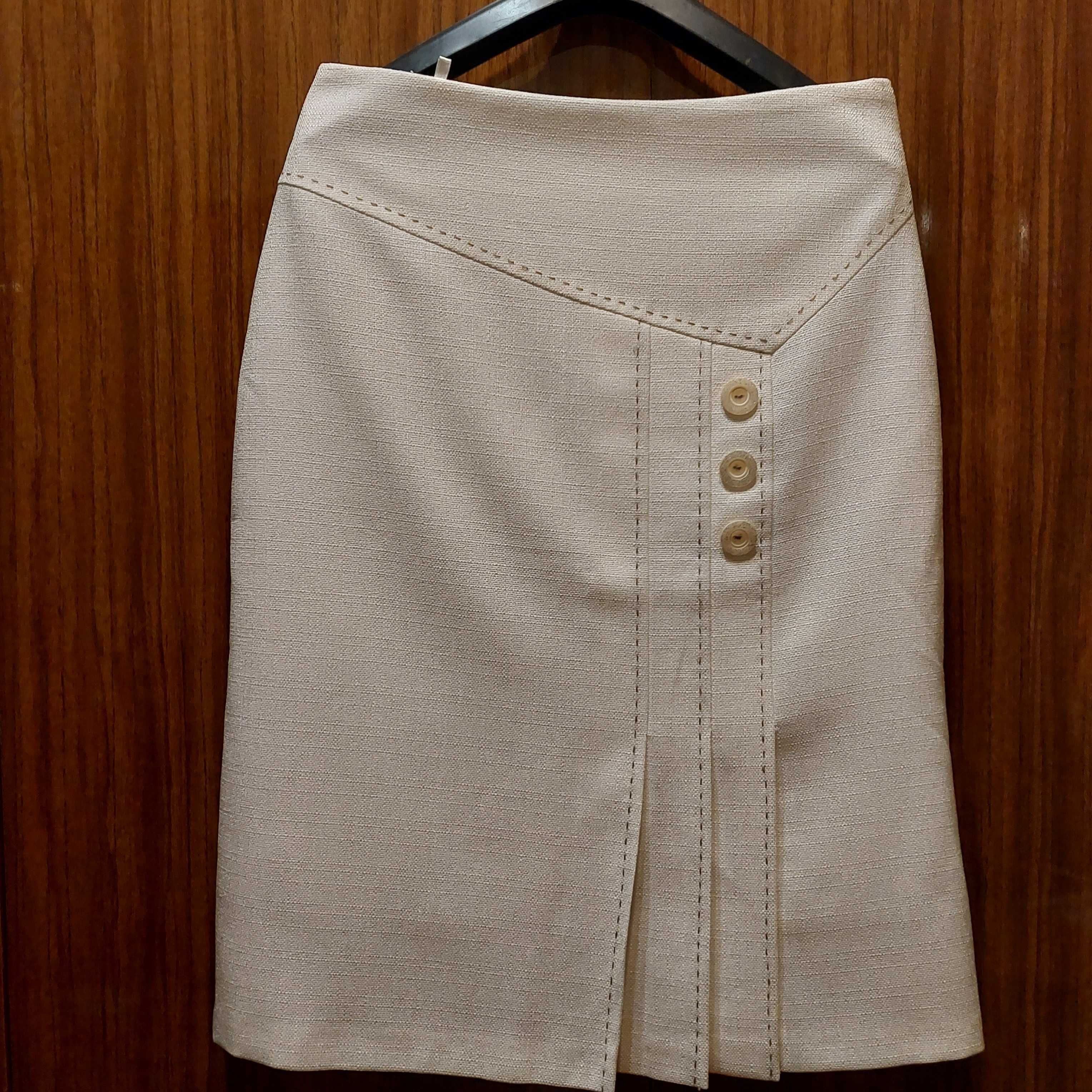 юбка карандаш  льняная кремового цвета с подкладкой ,  размер 40 б\у