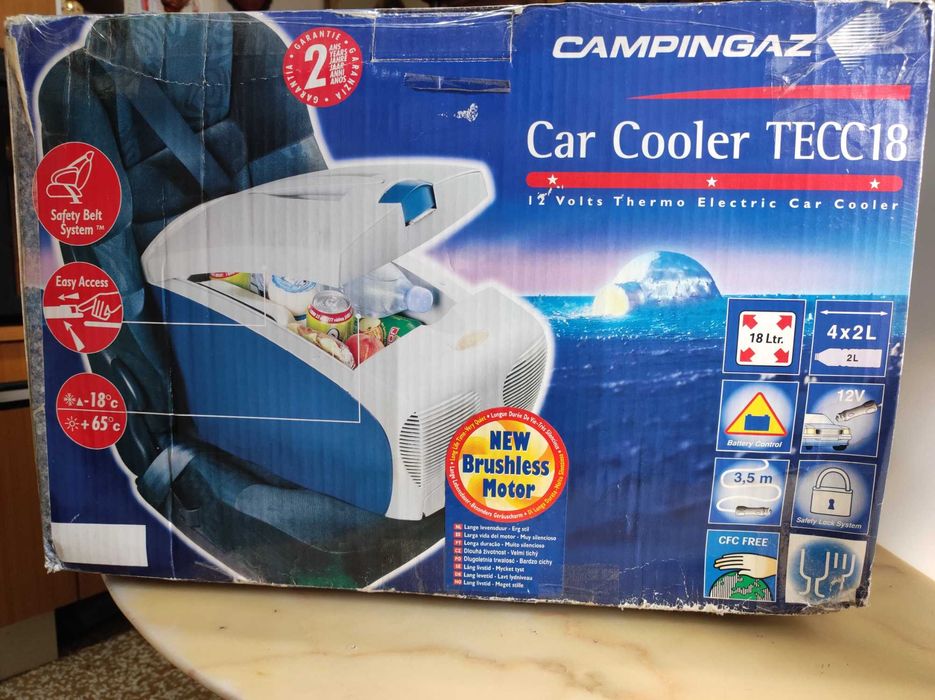 автомобильный холодильник-подогреватель CampinGaz. 12-220в