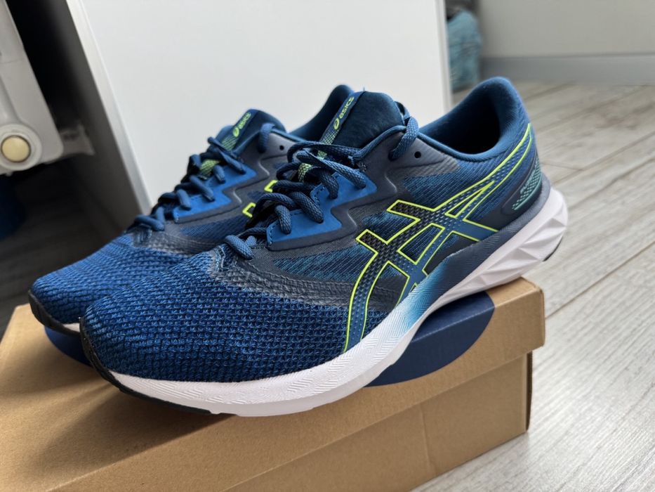 ASICS Fuzeblast US 10=28см чоловчі бігові кросівки
