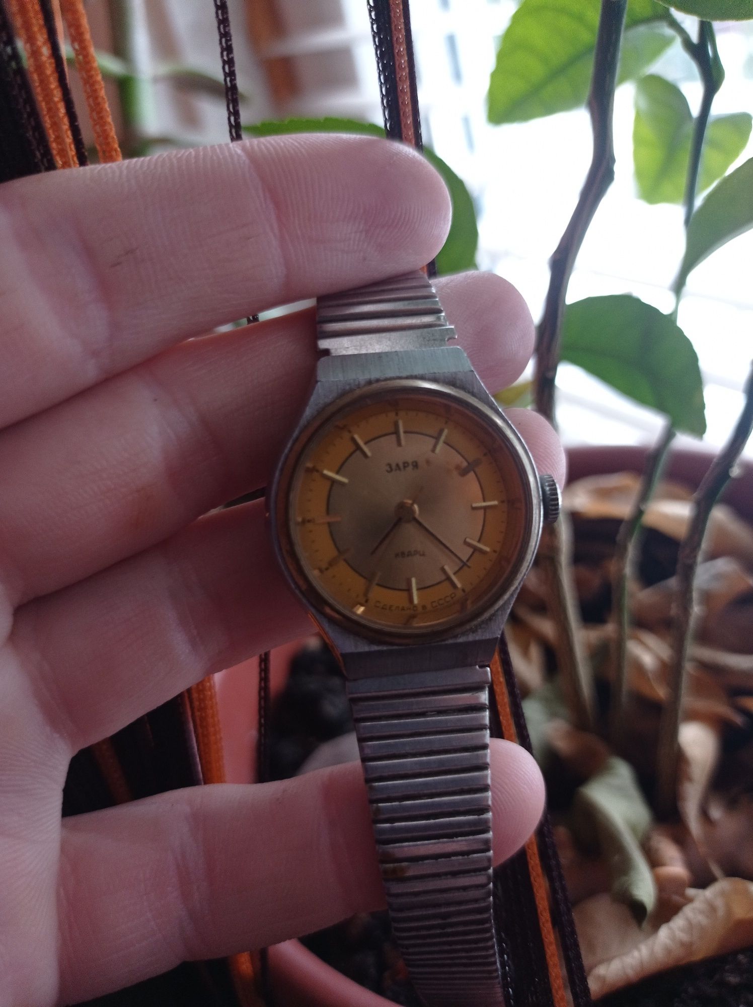 Наручний годинник часів СССР