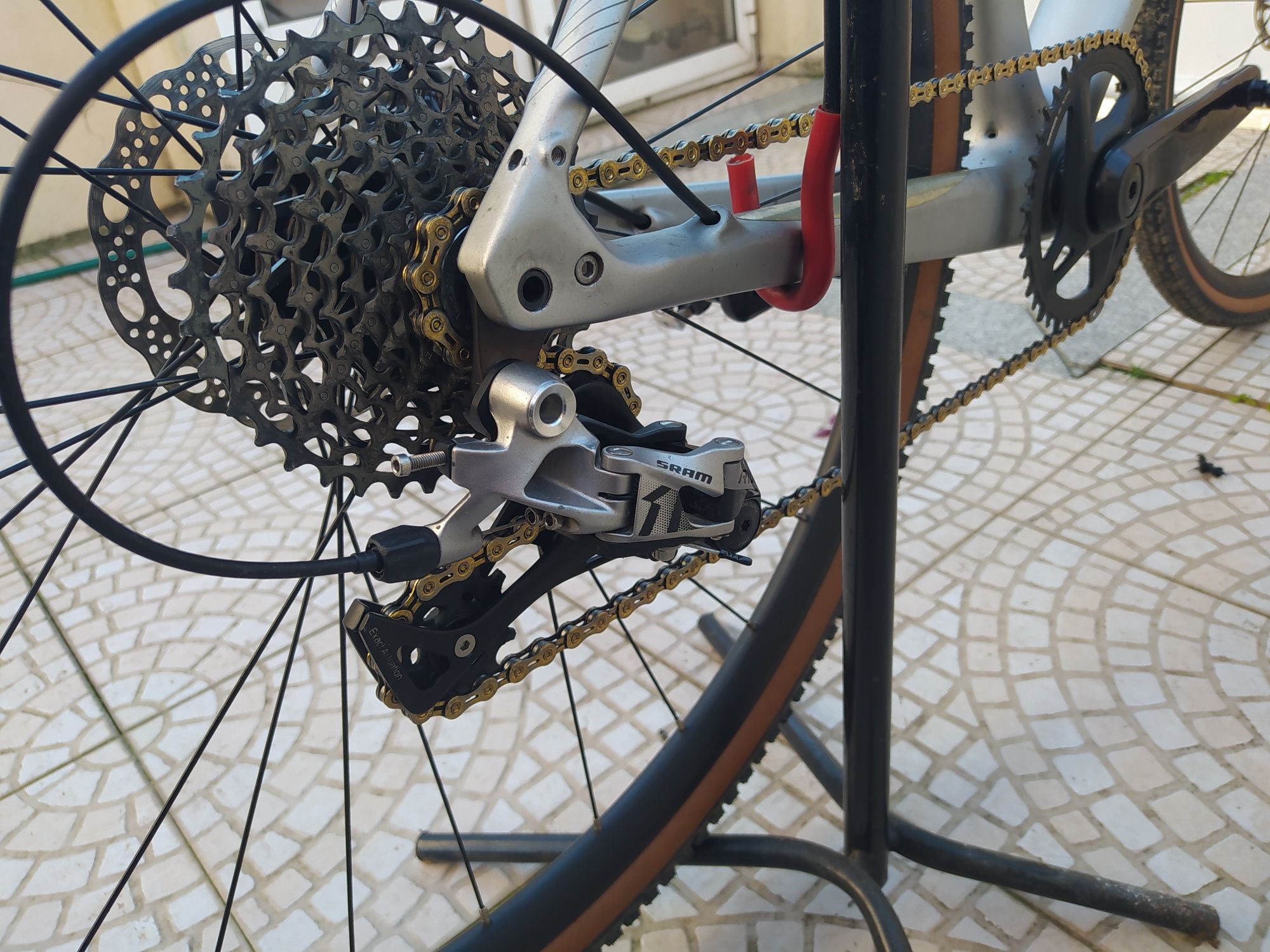 Specialized sirrus carbono sram gravel