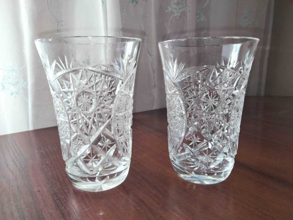 Продам хрустальные бокалы и стаканы.