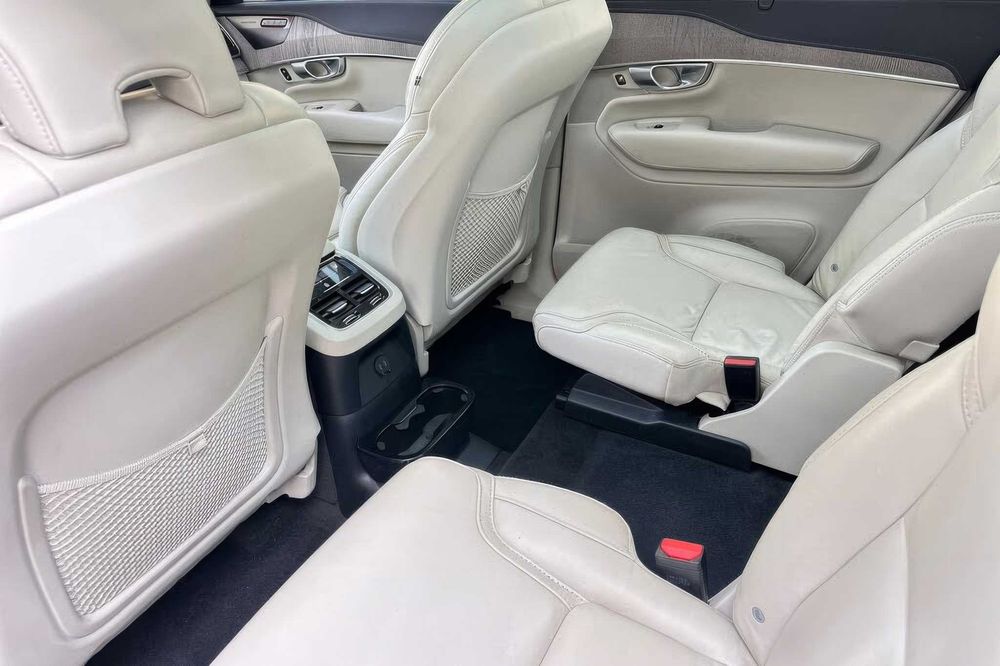 Volvo XC90 Recharge T8 Ultimate Bright Theme 6-Passenger      2023