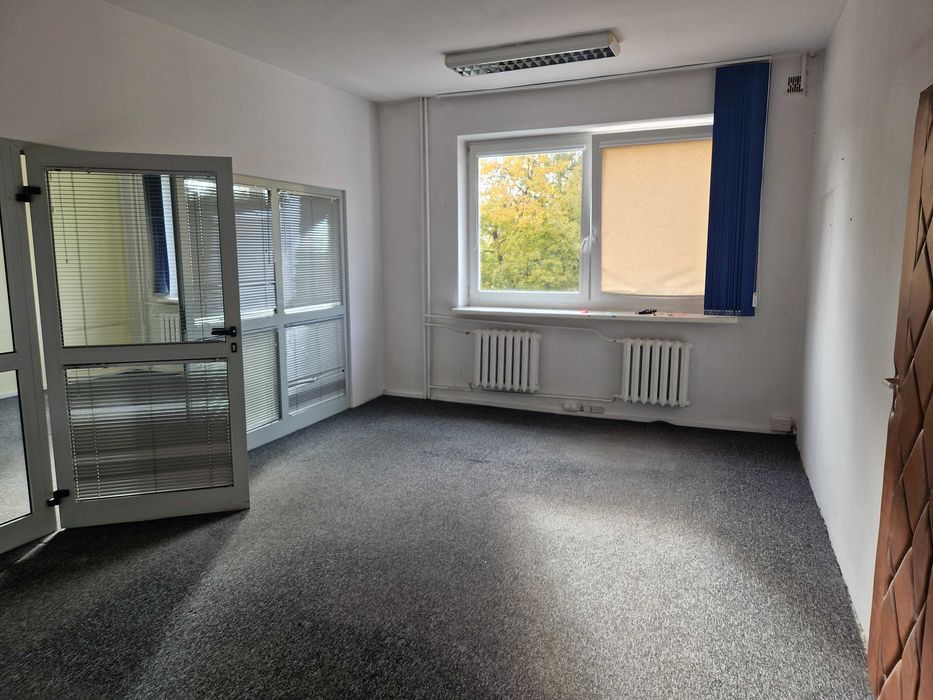 Biuro 58 m2 - Trakt św. Wojciecha 29. Trzy pokoje. 2970 netto.