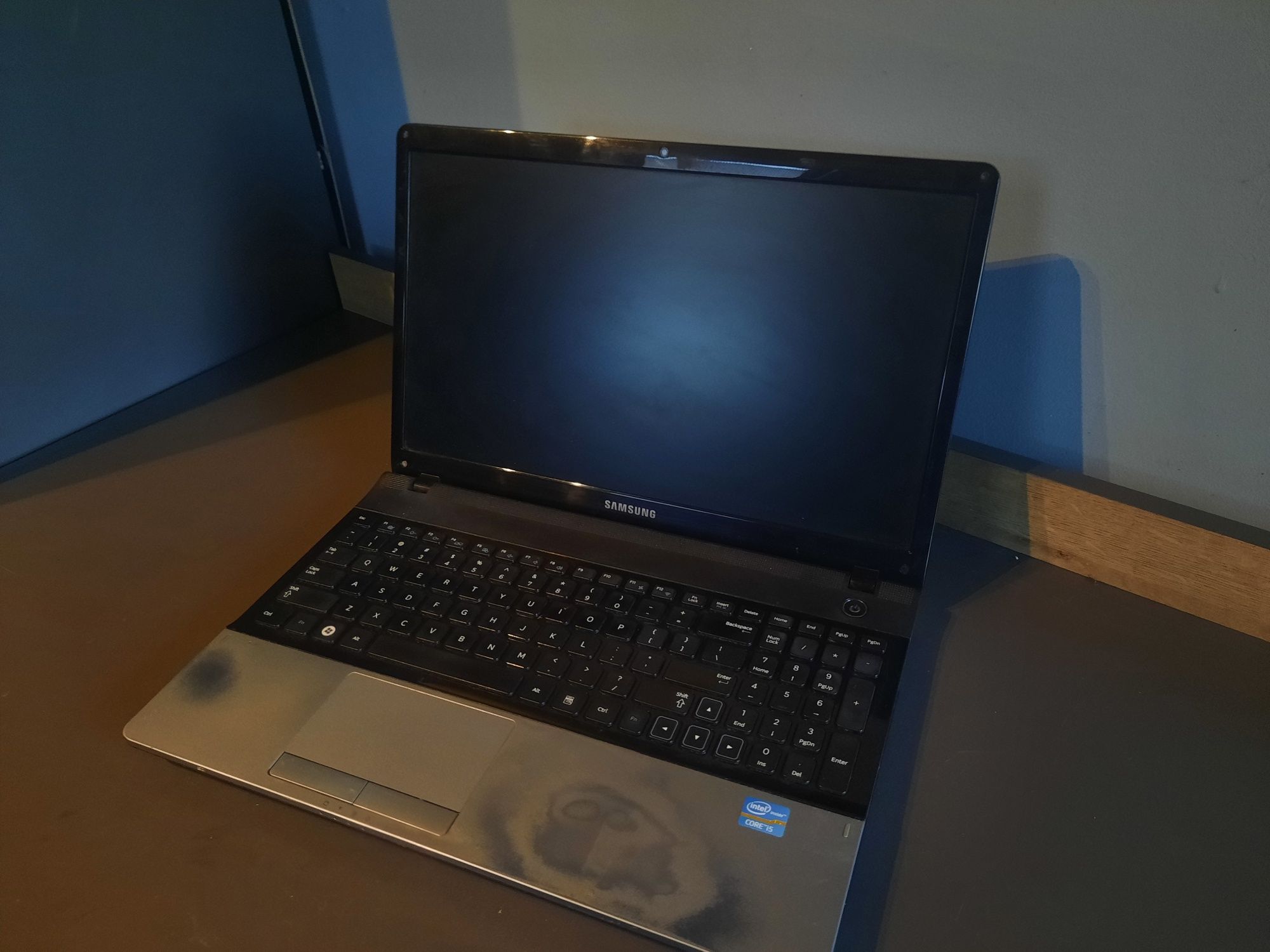 Laptop Samsung i5 4gb DDR3  320gb