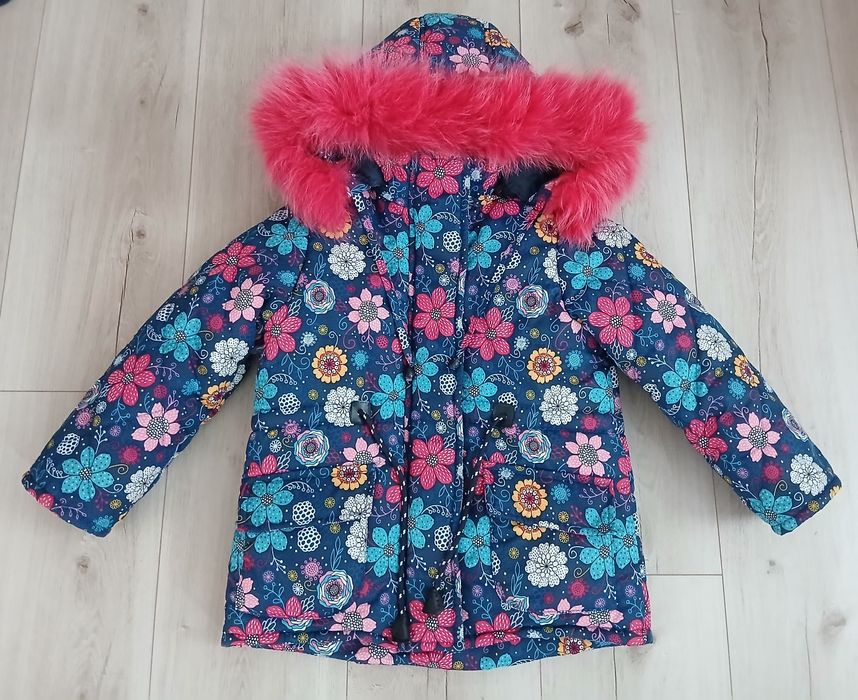 Зимова куртка на дівчинку