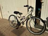 Bicicleta branca de adulto