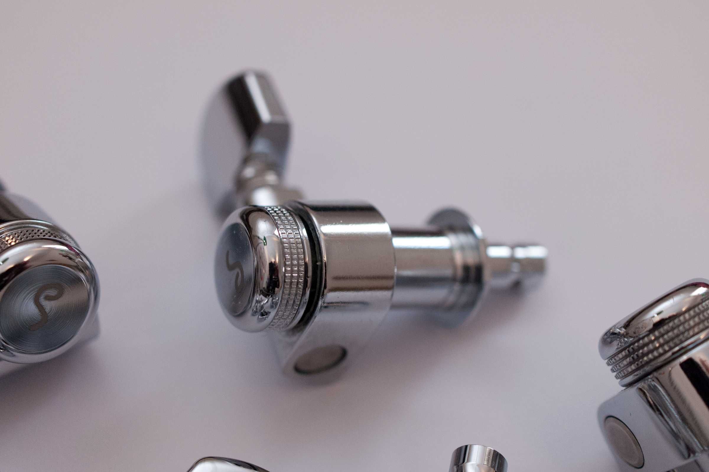 Schaller M6 2-Pin Mount Locking Tuners (Para Fender e Squier)