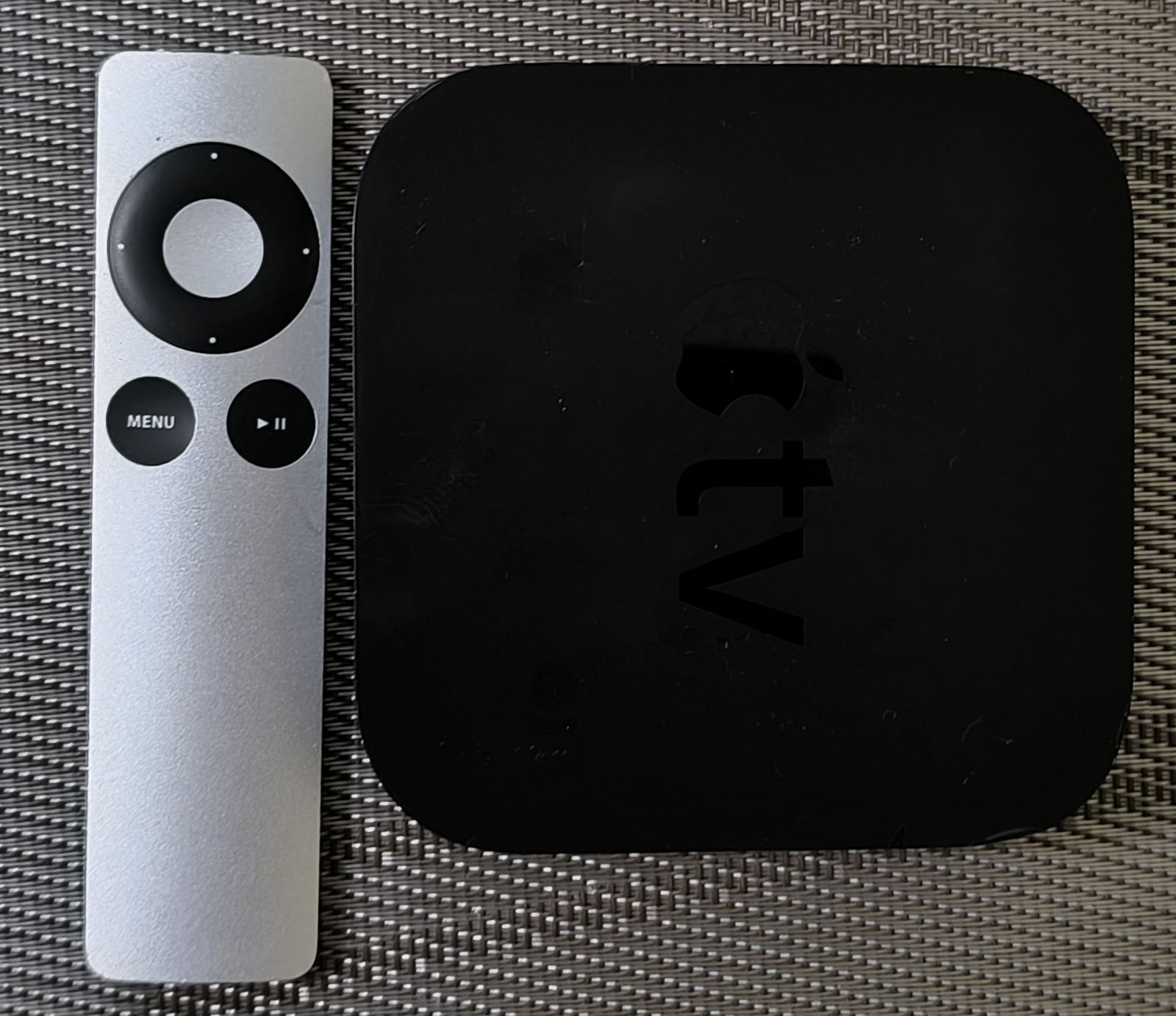 Приставка Apple tv2