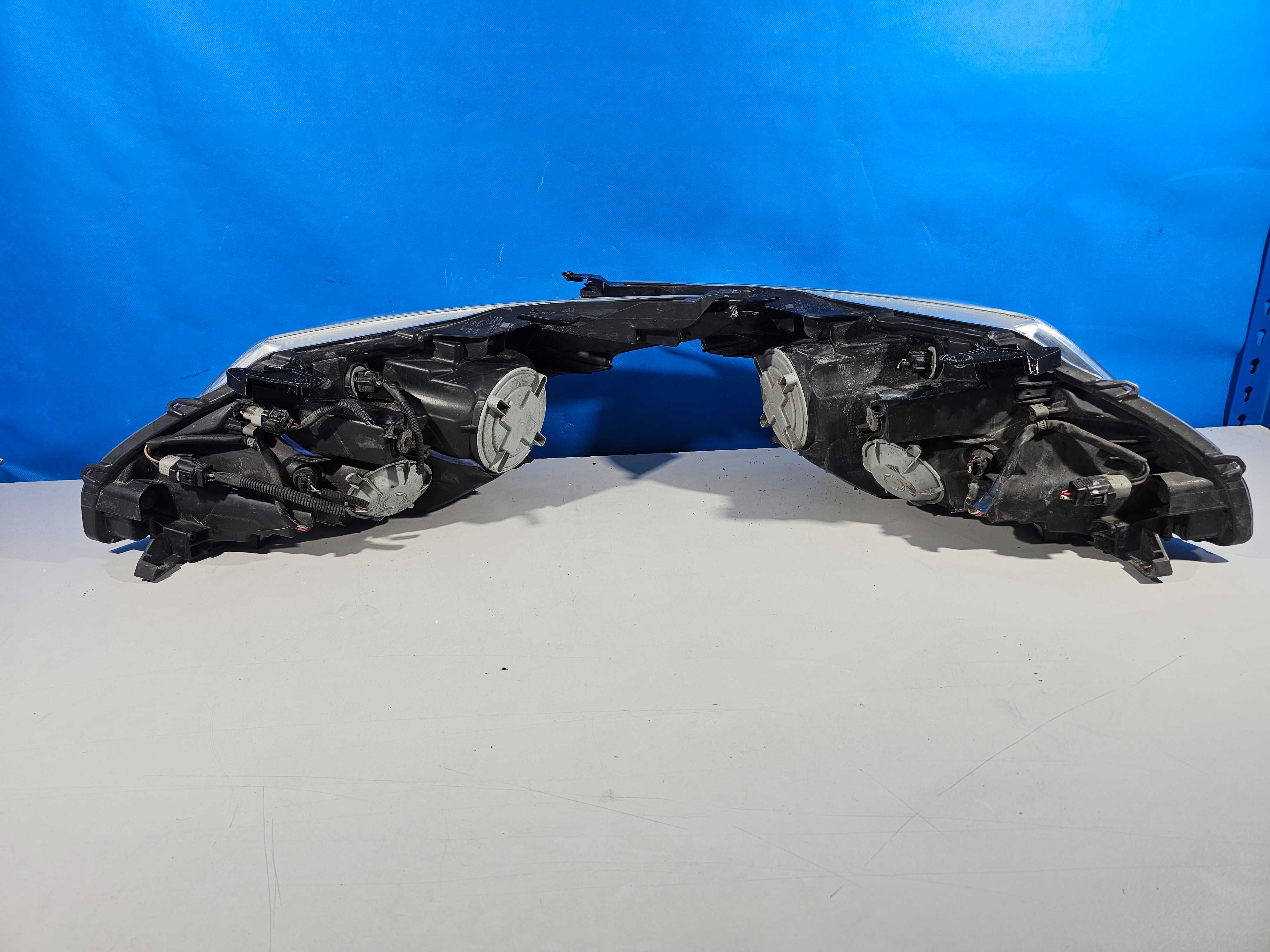 Toyota Avensis T27 Lampy Przód Przednie Lewa+Prawa Komplet Europa H11