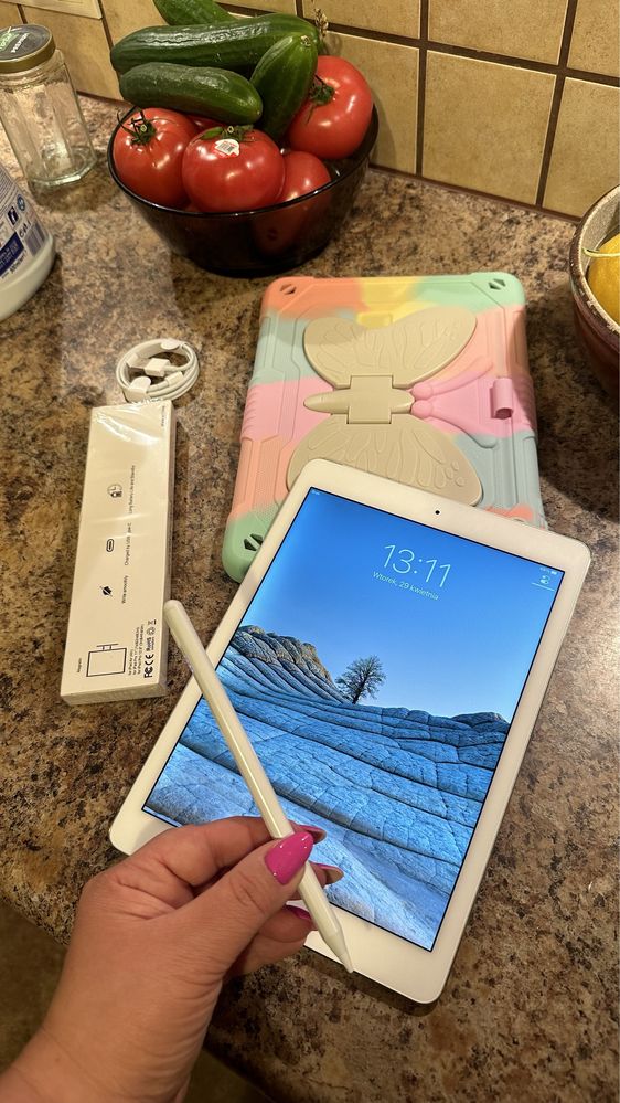Tablet iPad Apple Retina + nowy rysik - TOUCH ID - super stan