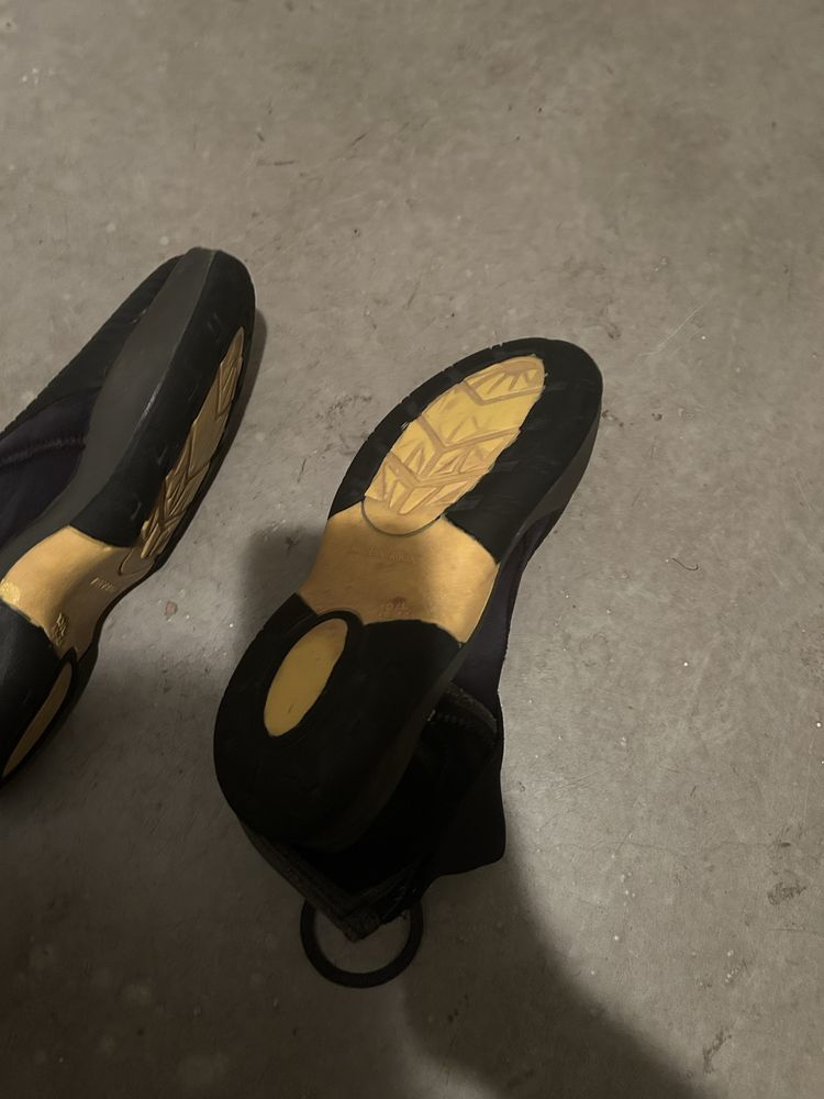 Batbatana e botas mergulho