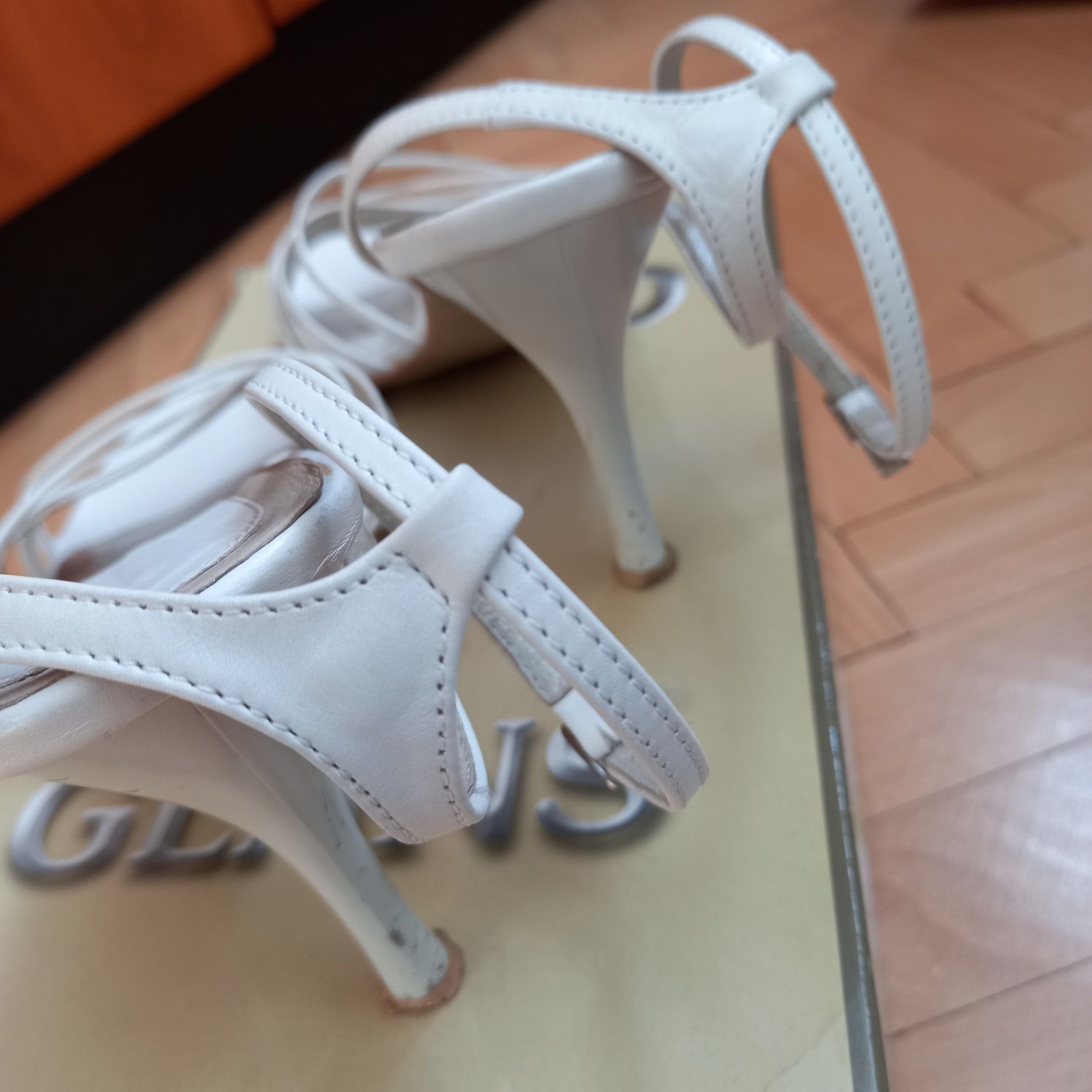 Buty damskie skórzane r 38 firmy Glans